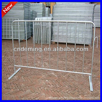 hot dipped galvanized pedestrian control barriers